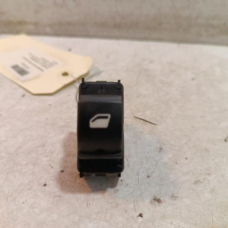 Interrupteur de leve vitre avant droit PEUGEOT 308 2
