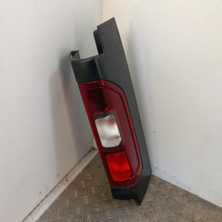 Feu arriere principal droit (feux) RENAULT TRAFIC 3 COURT Photo n°1