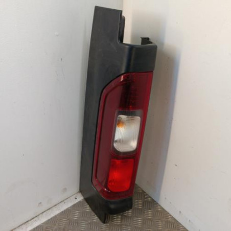Feu arriere principal gauche (feux) RENAULT TRAFIC 3 COURT Photo n°1