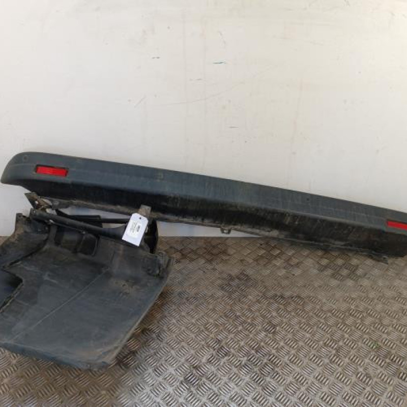 Pare choc arriere RENAULT TRAFIC 3 COURT