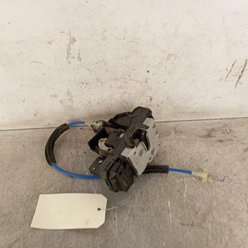 Serrure avant gauche SAAB 9.3 2 Serrure avant gauche SAAB 9.3 2