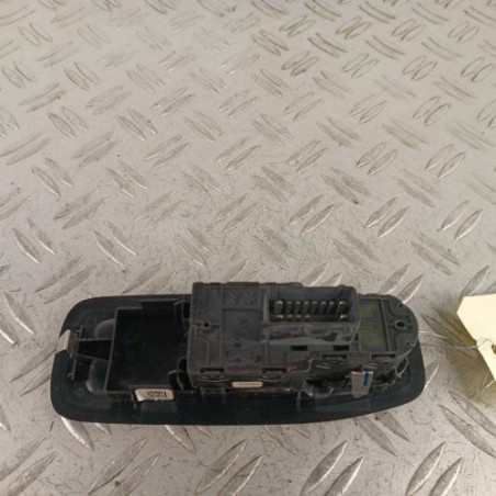 Interrupteur de leve vitre avant gauche PEUGEOT 208 1