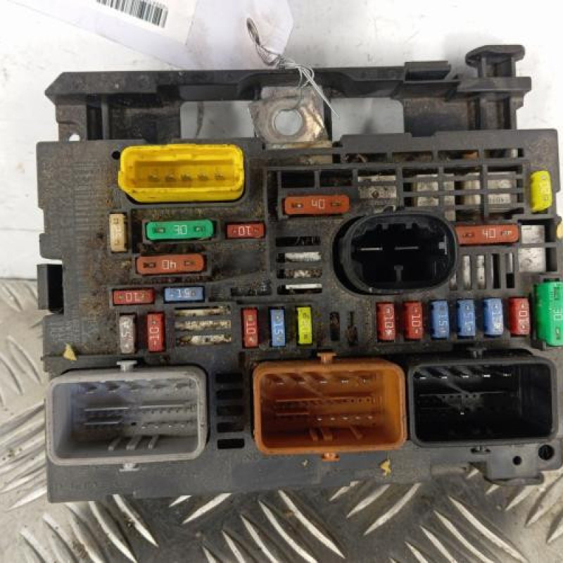 Boitier servitude moteur (BSM) PEUGEOT 3008 1