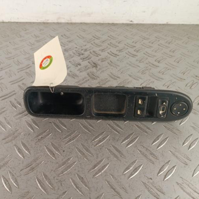 Interrupteur de leve vitre avant gauche PEUGEOT 307