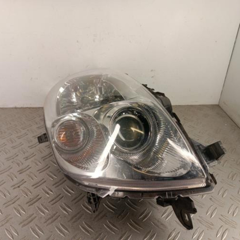 Optique avant principal gauche (feux)(phare) TOYOTA AURIS 1