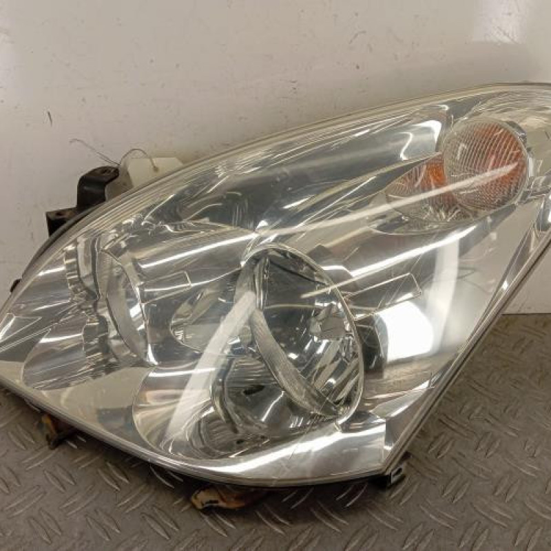 Optique avant principal gauche (feux)(phare) TOYOTA COROLLA VERSO 2
