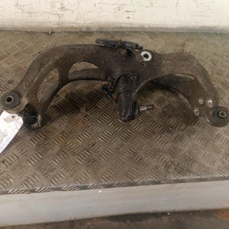 Support pivot avant gauche PEUGEOT 407 Support pivot avant gauche PEUGEOT 407