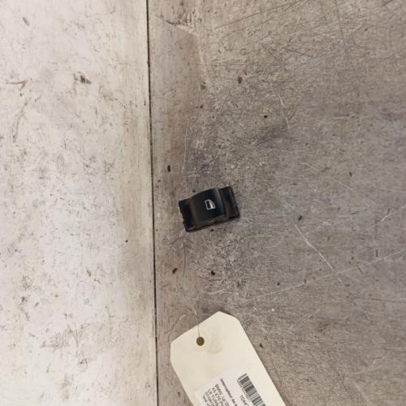 Interrupteur de leve vitre avant droit BMW X5 E70