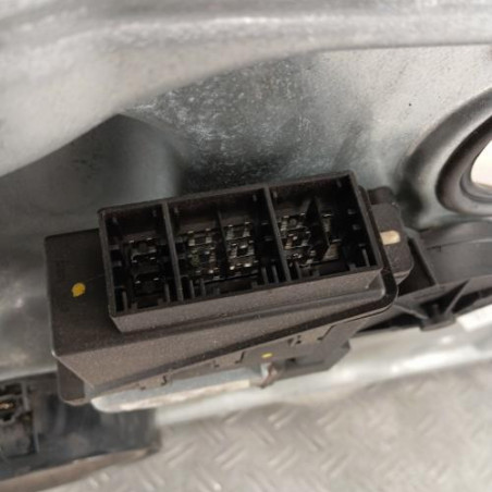 Leve vitre electrique avant droit VOLKSWAGEN POLO 4