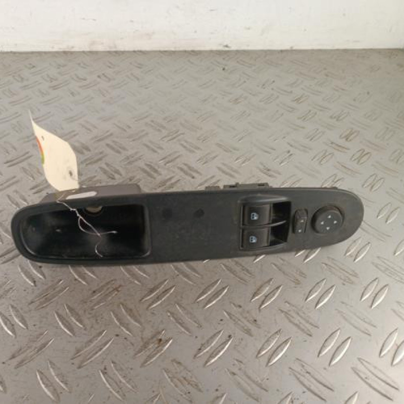 Commande retroviseurs FIAT PUNTO EVO 3 Commande retroviseurs FIAT PUNTO EVO 3