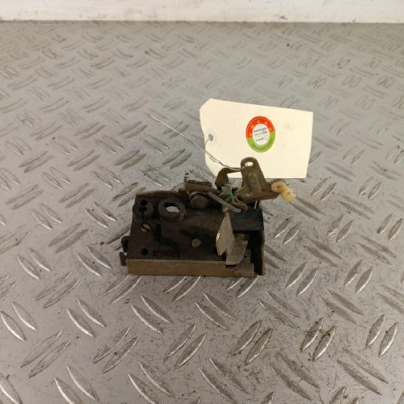 Serrure arriere gauche PEUGEOT 205 Serrure arriere gauche PEUGEOT 205
