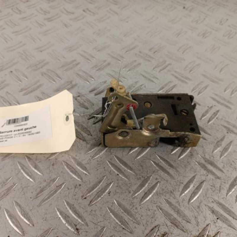 Serrure avant gauche PEUGEOT 205