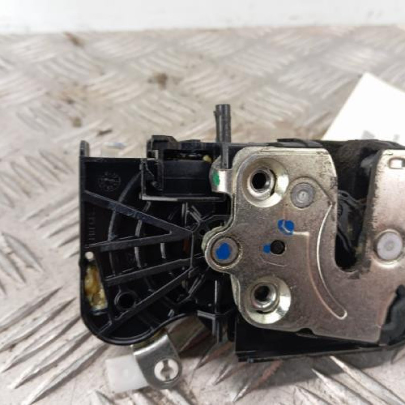 Serrure arriere droit DACIA SANDERO 2