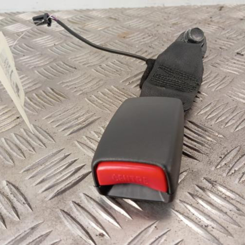 Attache ceinture arriere droit RENAULT CAPTUR 1