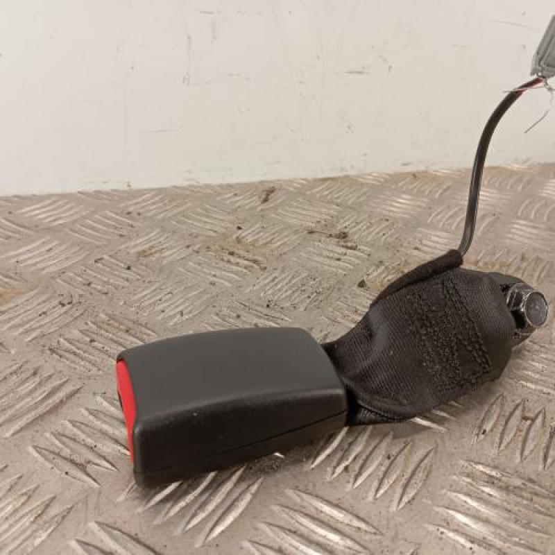 Attache ceinture arriere gauche RENAULT CAPTUR 1