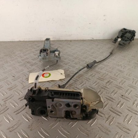 Serrure avant gauche PEUGEOT 208 1