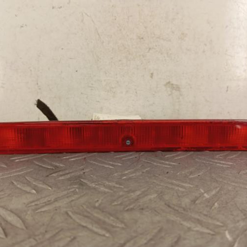 Feu arriere stop central PEUGEOT 206 Feu arriere stop central PEUGEOT 206