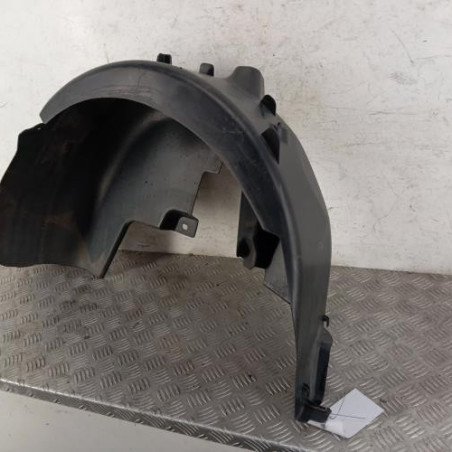 Pare boue arriere droit PEUGEOT 208 1