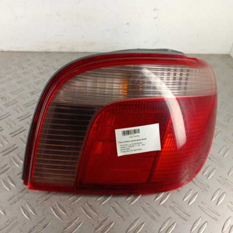 Feu arriere principal droit (feux) TOYOTA YARIS 1