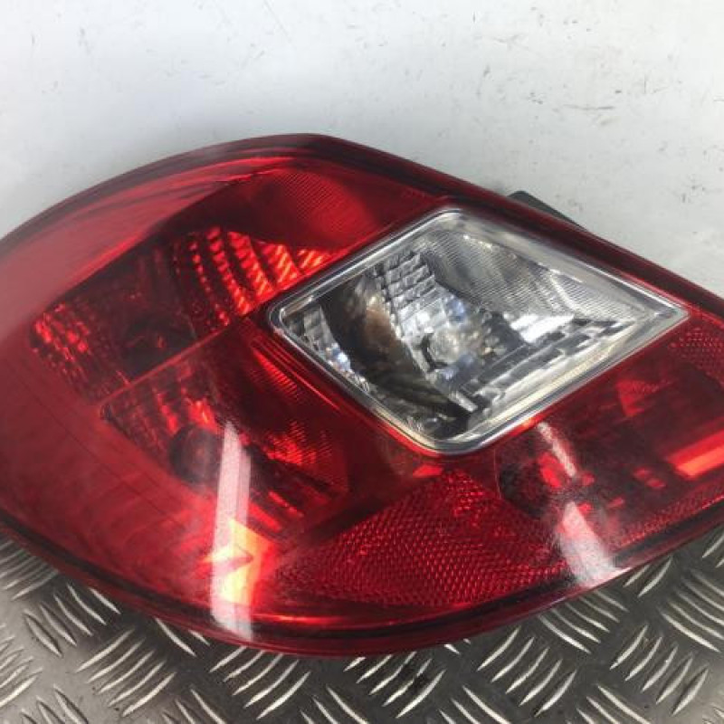 Feu arriere principal gauche (feux) OPEL CORSA D