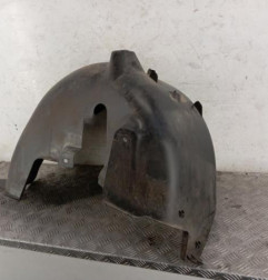 Pare boue arriere gauche PEUGEOT 208 1