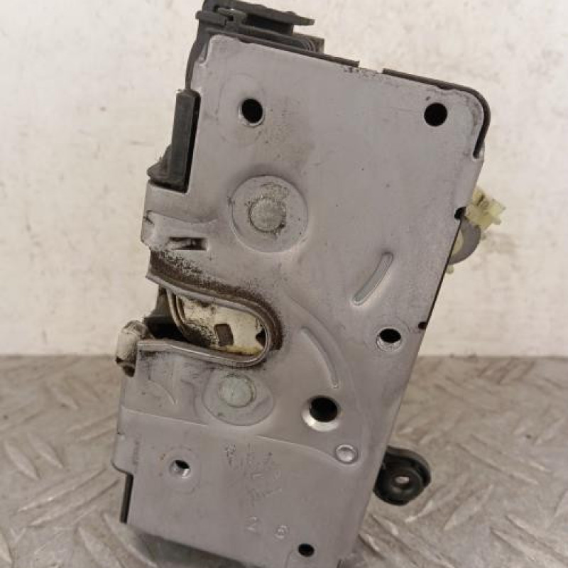 Serrure avant gauche OPEL CORSA D Serrure avant gauche OPEL CORSA D