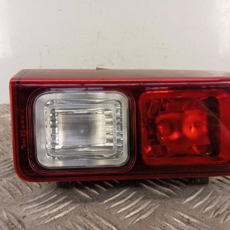 Feu de pare choc arriere droit RENAULT TRAFIC 3 MOYEN Photo n°1