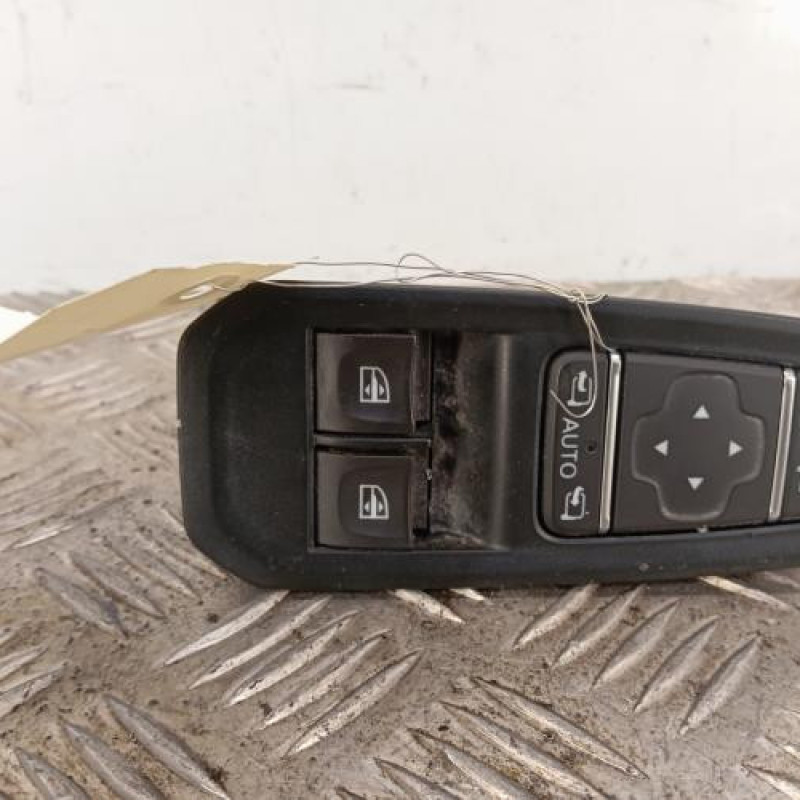 Interrupteur de leve vitre avant gauche RENAULT TRAFIC 3 MOYEN
