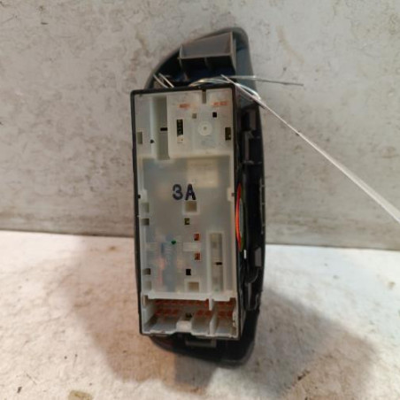 Interrupteur de leve vitre avant gauche NISSAN NV200
