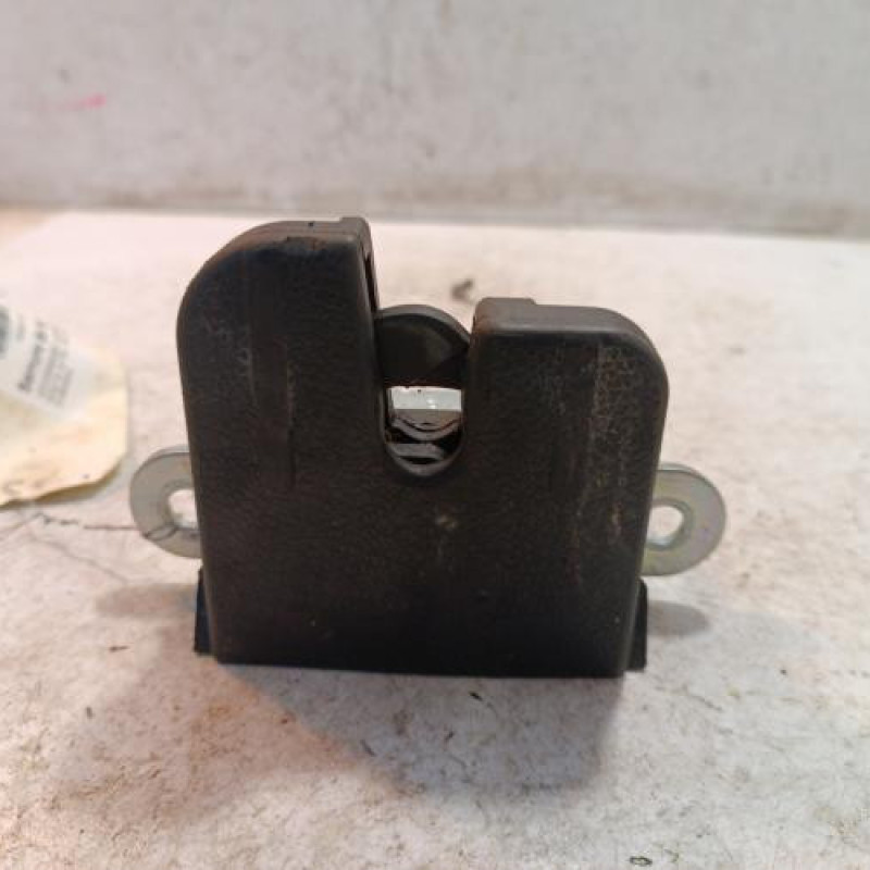 Serrure de hayon VOLKSWAGEN GOLF 6 Serrure de hayon VOLKSWAGEN GOLF 6
