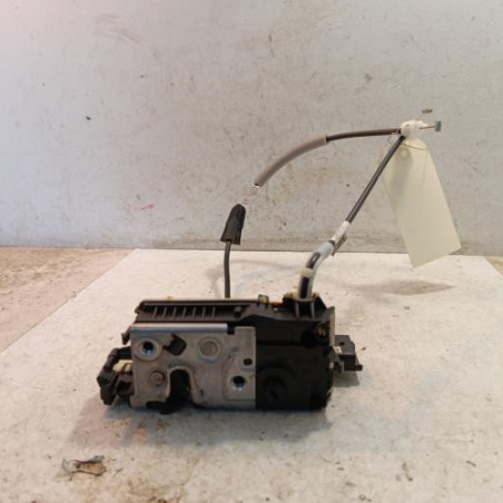 Serrure avant droit PEUGEOT 2008 1