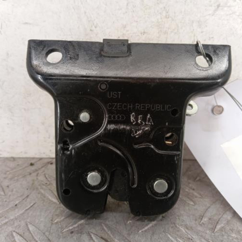 Serrure de hayon AUDI A3 2 Serrure de hayon AUDI A3 2