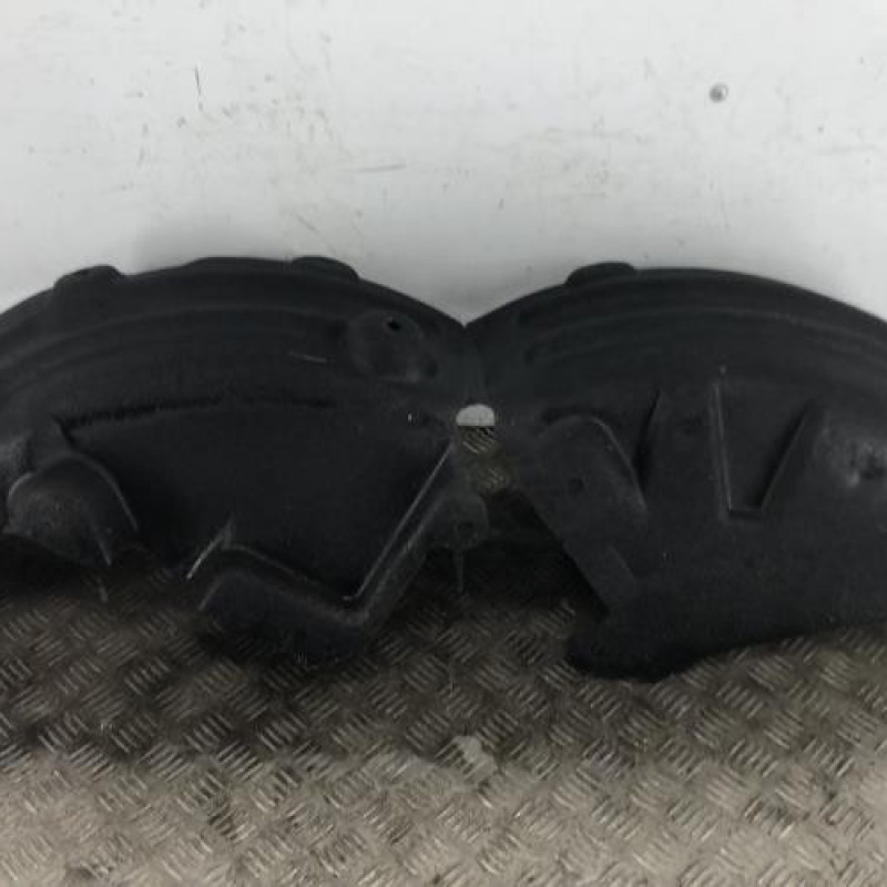 Pare boue arriere gauche RENAULT MEGANE 4