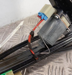 Leve vitre electrique avant gauche VOLKSWAGEN GOLF 7 Photo n°3