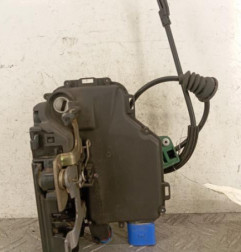 Serrure avant droit VOLKSWAGEN POLO 4