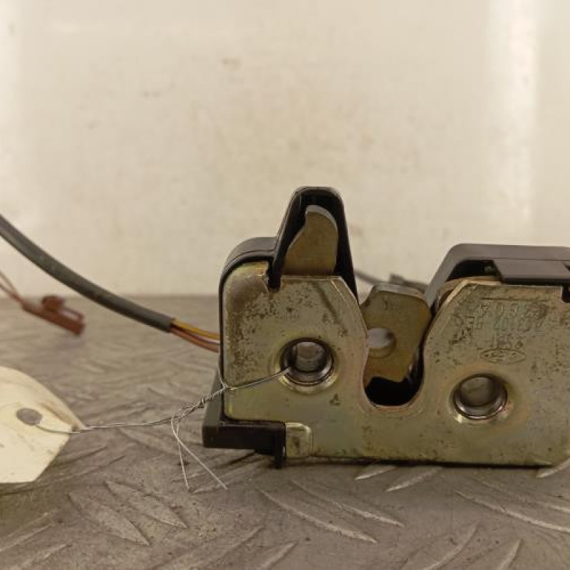 Serrure de hayon FORD FIESTA 5 Serrure de hayon FORD FIESTA 5