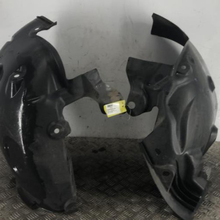 Pare boue avant droit RENAULT MEGANE 3 Photo n°1