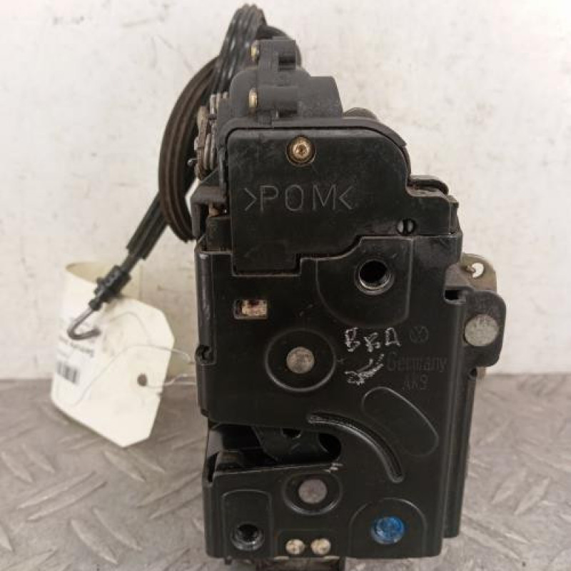 Serrure avant droit VOLKSWAGEN NEW BEETLE 1 Serrure avant droit VOLKSWAGEN NEW BEETLE 1