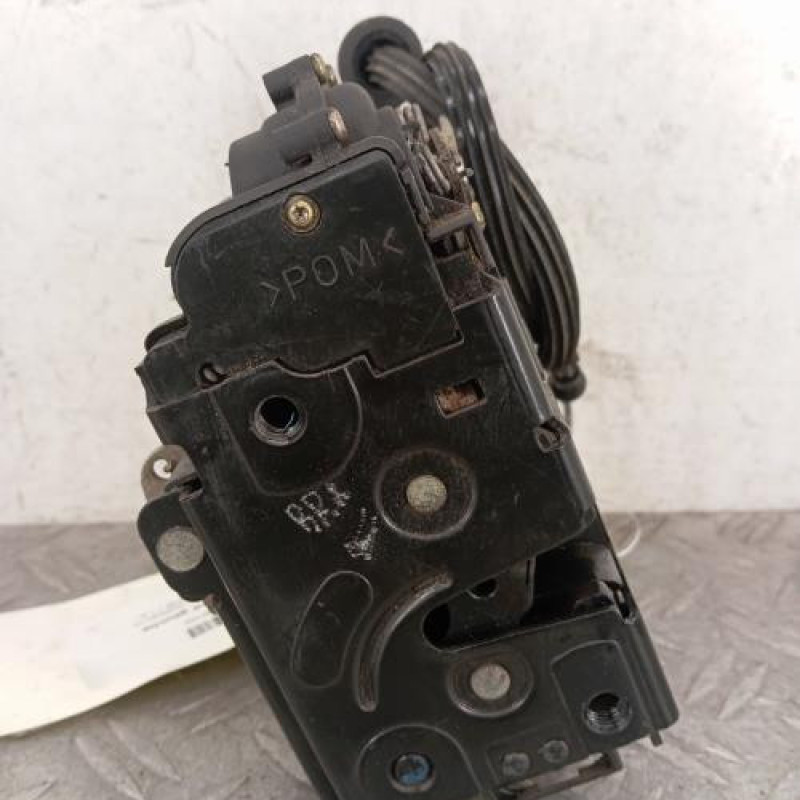 Serrure avant gauche VOLKSWAGEN NEW BEETLE 1 Serrure avant gauche VOLKSWAGEN NEW BEETLE 1