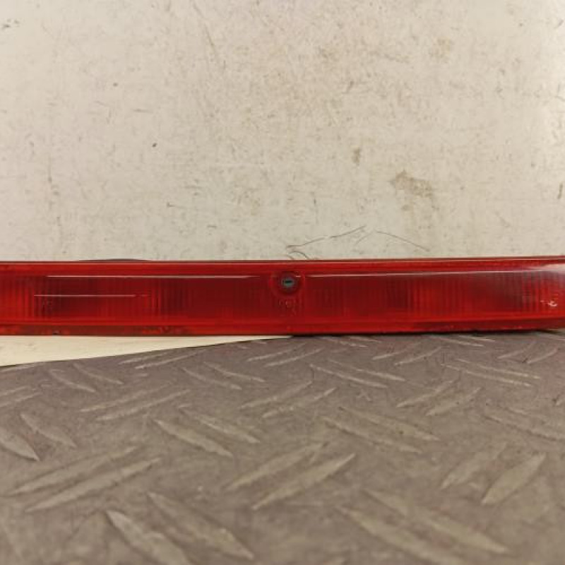 Feu arriere stop central PEUGEOT 206 Feu arriere stop central PEUGEOT 206