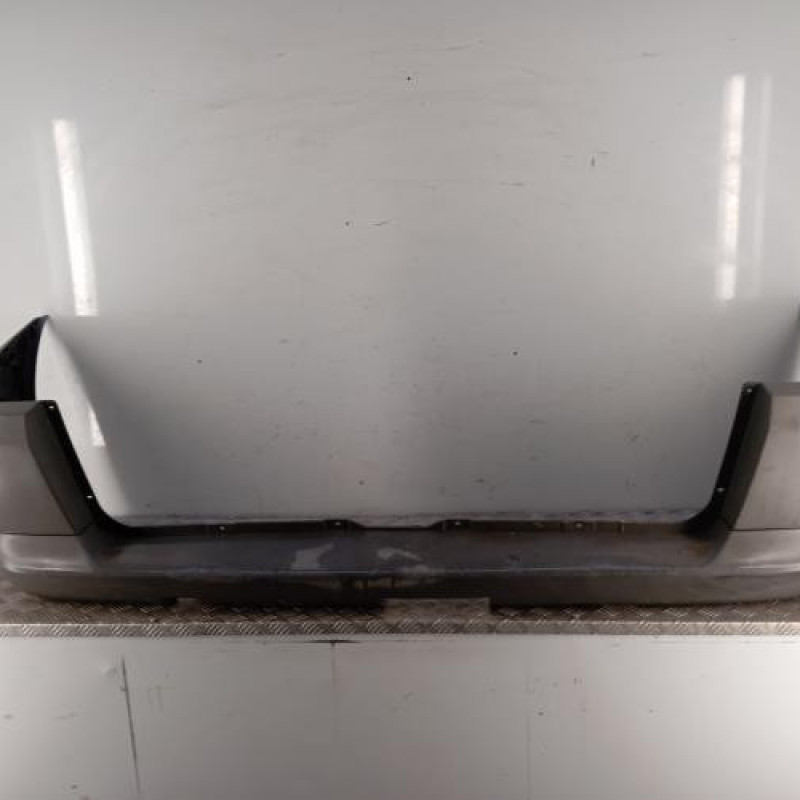 Pare choc arriere MERCEDES VITO 638