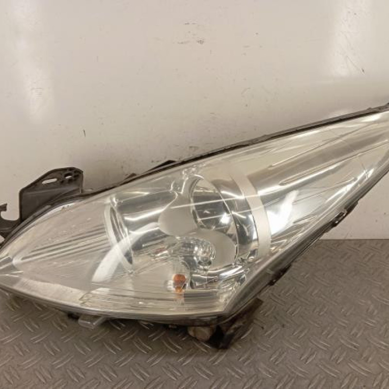 Optique avant principal gauche (feux)(phare) PEUGEOT 5008 1