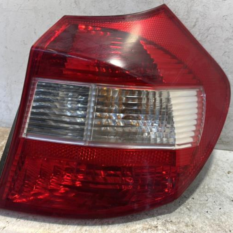 Feu arriere principal droit (feux) BMW SERIE 1 E87 Feu arriere principal droit (feux) BMW SERIE 1 E87