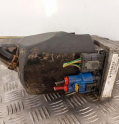 Pompe de direction RENAULT LAGUNA 3 Photo n°4