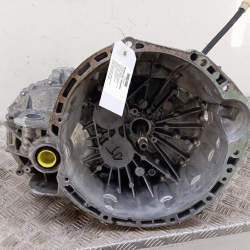 Boite de vitesses RENAULT TRAFIC 3 MOYEN