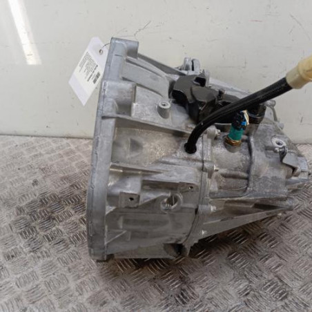 Boite de vitesses RENAULT TRAFIC 3 MOYEN
