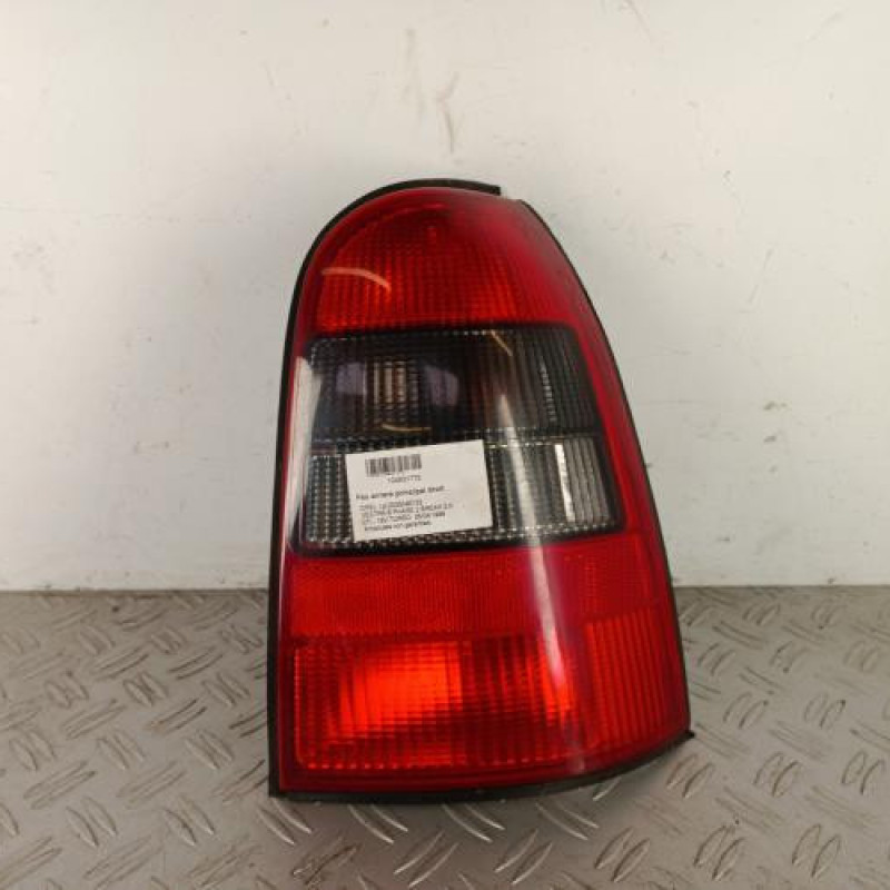 Feu arriere principal droit (feux) OPEL VECTRA B Feu arriere principal droit (feux) OPEL VECTRA B