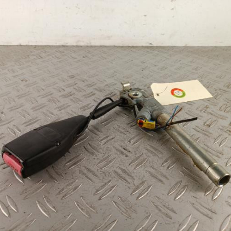 Attache ceinture avant gauche RENAULT KANGOO 2