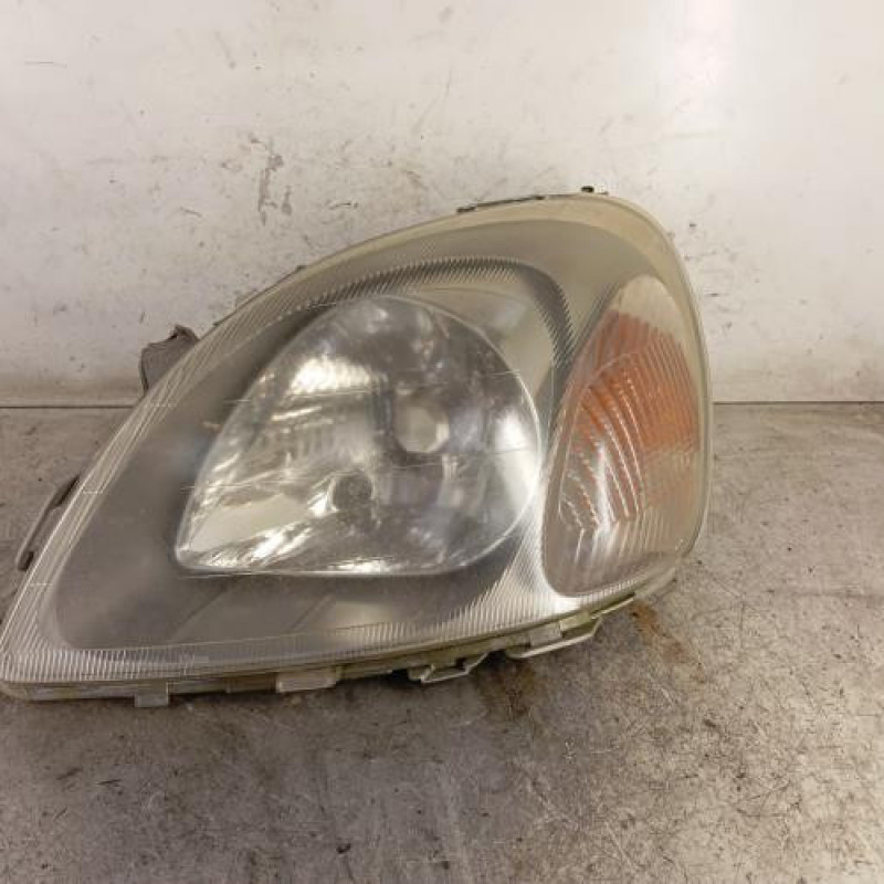 Optique avant principal gauche (feux)(phare) TOYOTA YARIS 1
