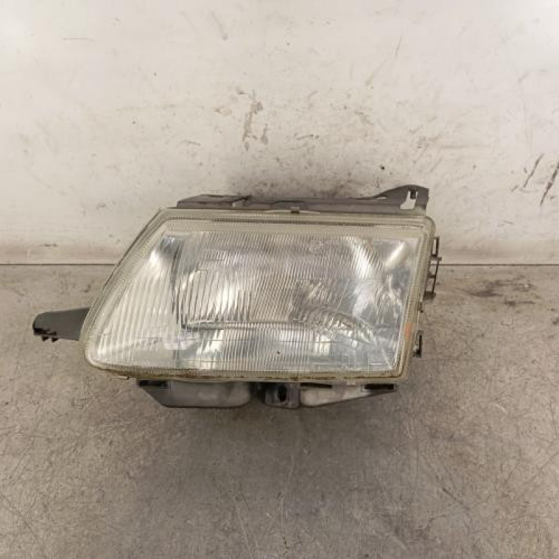 Optique avant principal gauche (feux)(phare) CITROEN SAXO